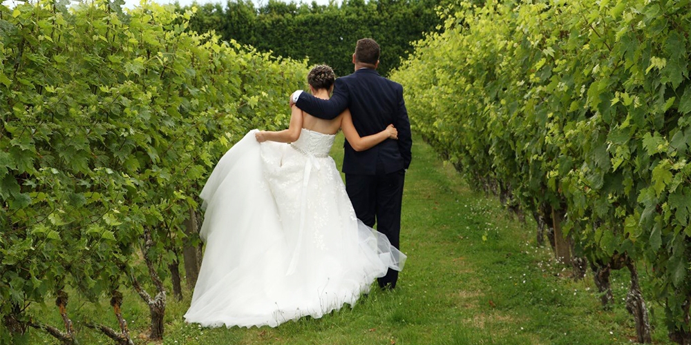 The relaxed and pleasant wedding atmosphere is intoxicating