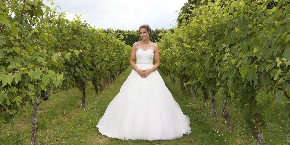 this wedding dress is just stunning!