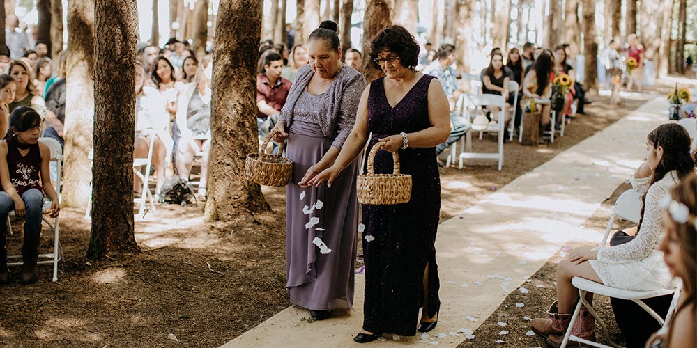 6 Special Ways to Honor Grandparents At Your Wedding