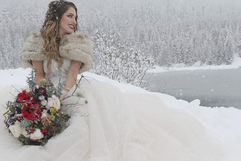6 Stylish Bride and Bridesmaid Cover Up Ideas For A Winter Wedding