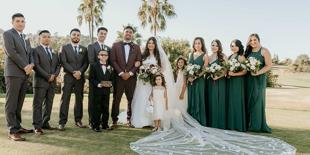 stunning bridal party, isn't it?