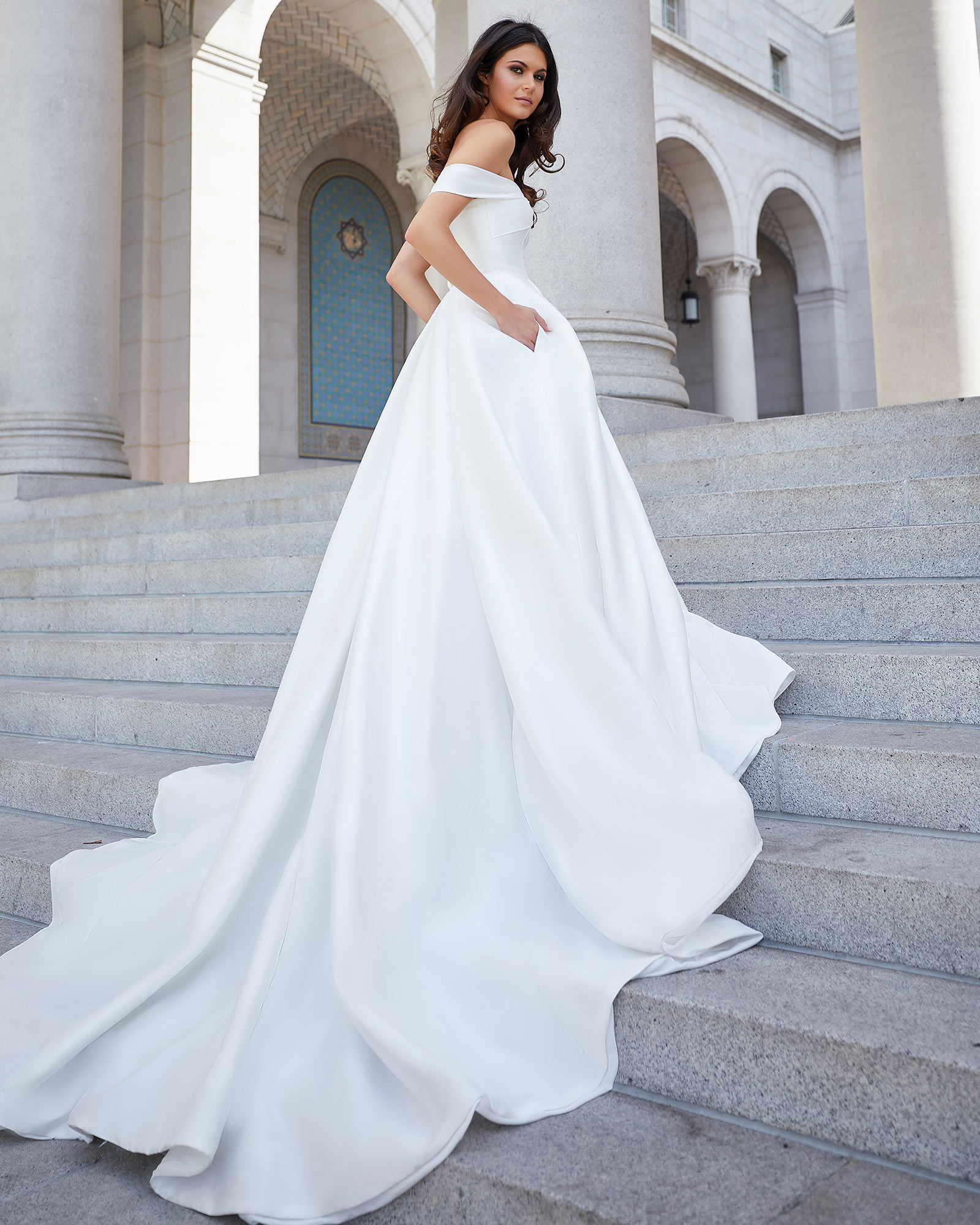 A Guide to Minimalist Wedding Dresses for Every Bride - Pretty