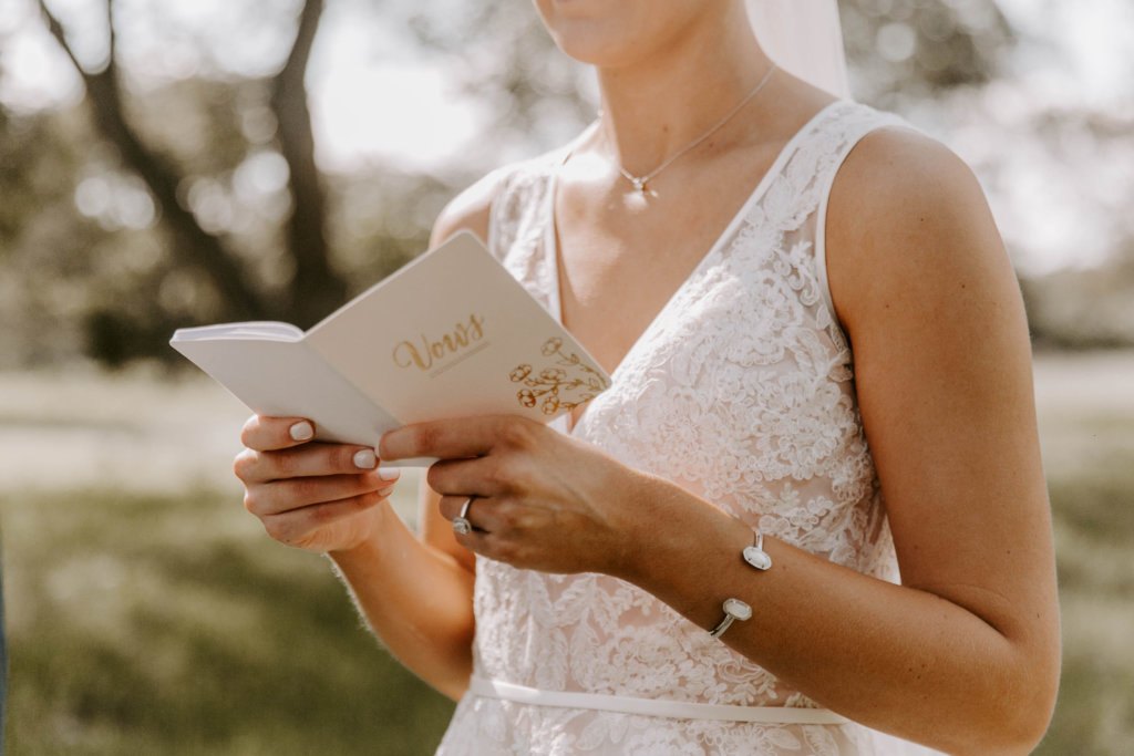 6 Tips For Writing Meaningful Wedding Vows