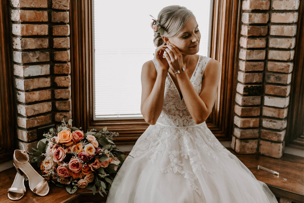 6 Useful Tips For Choosing Your Bridal Accessories