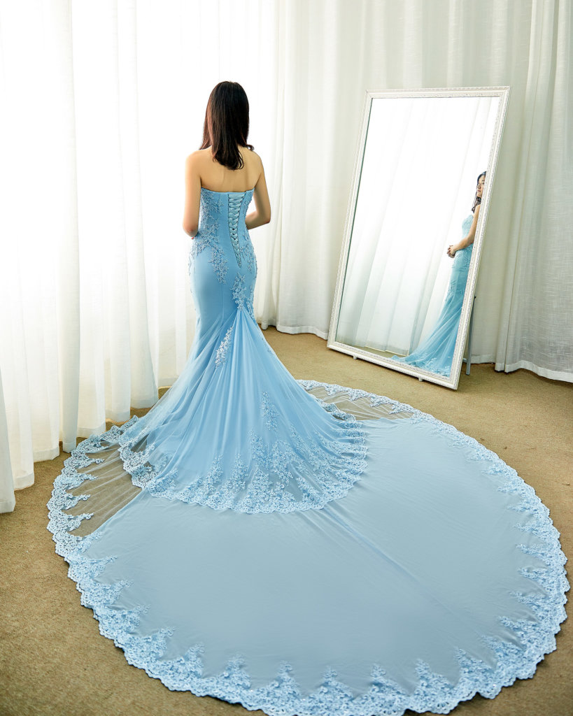 LD4240 – Trumpet mermaid wedding dress with a chapel train