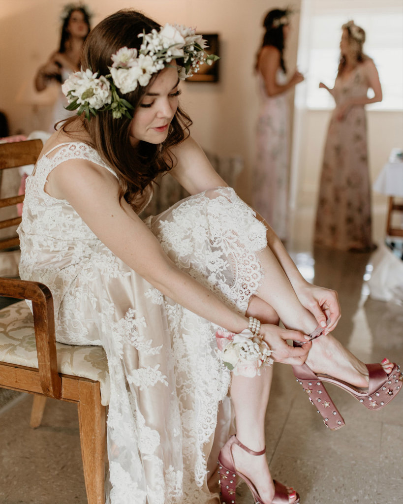 changing wedding dress for reception