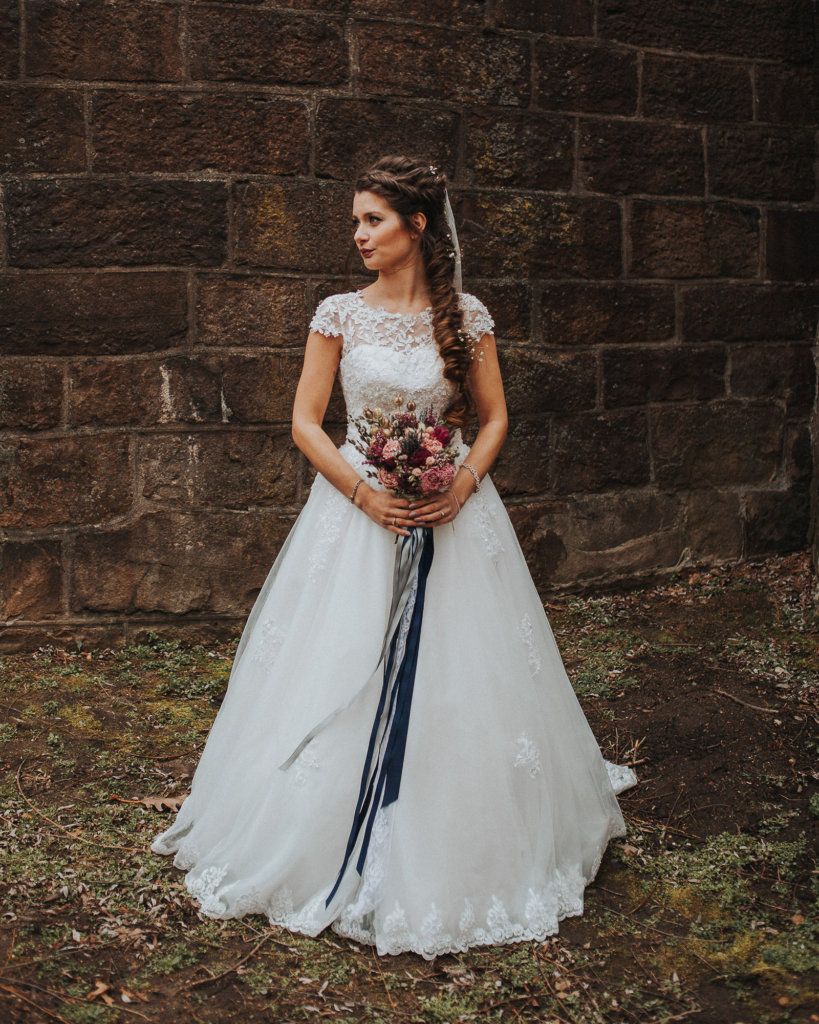 h1ii0017 – A-line cap sleeve wedding dress
