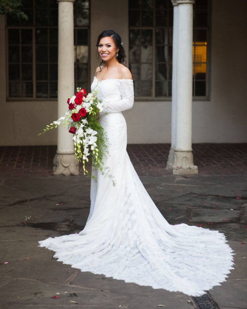 How to look flawless in your Off-Shoulder Wedding Dresses