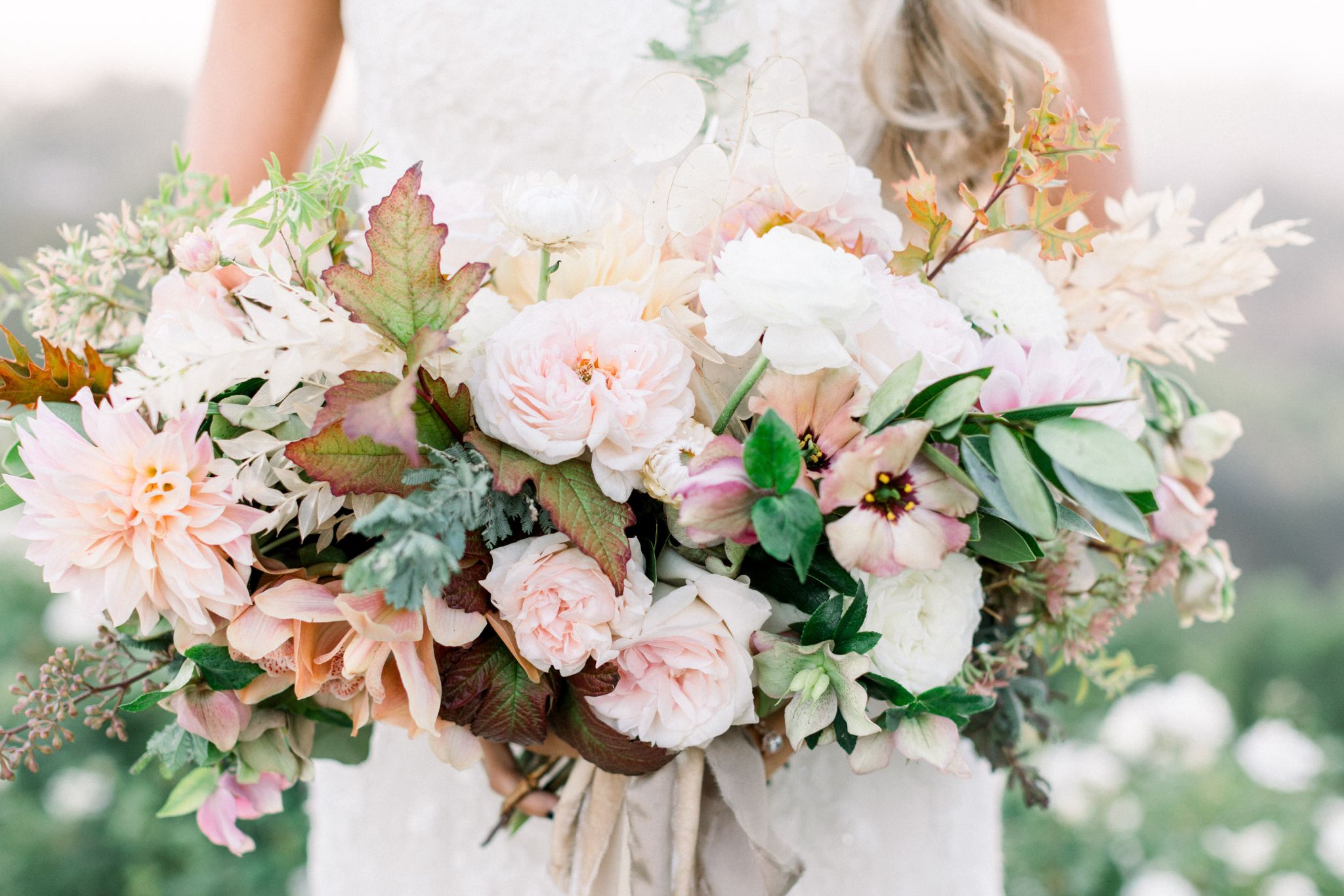 How to Choose Wedding Flowers for the Right Season?