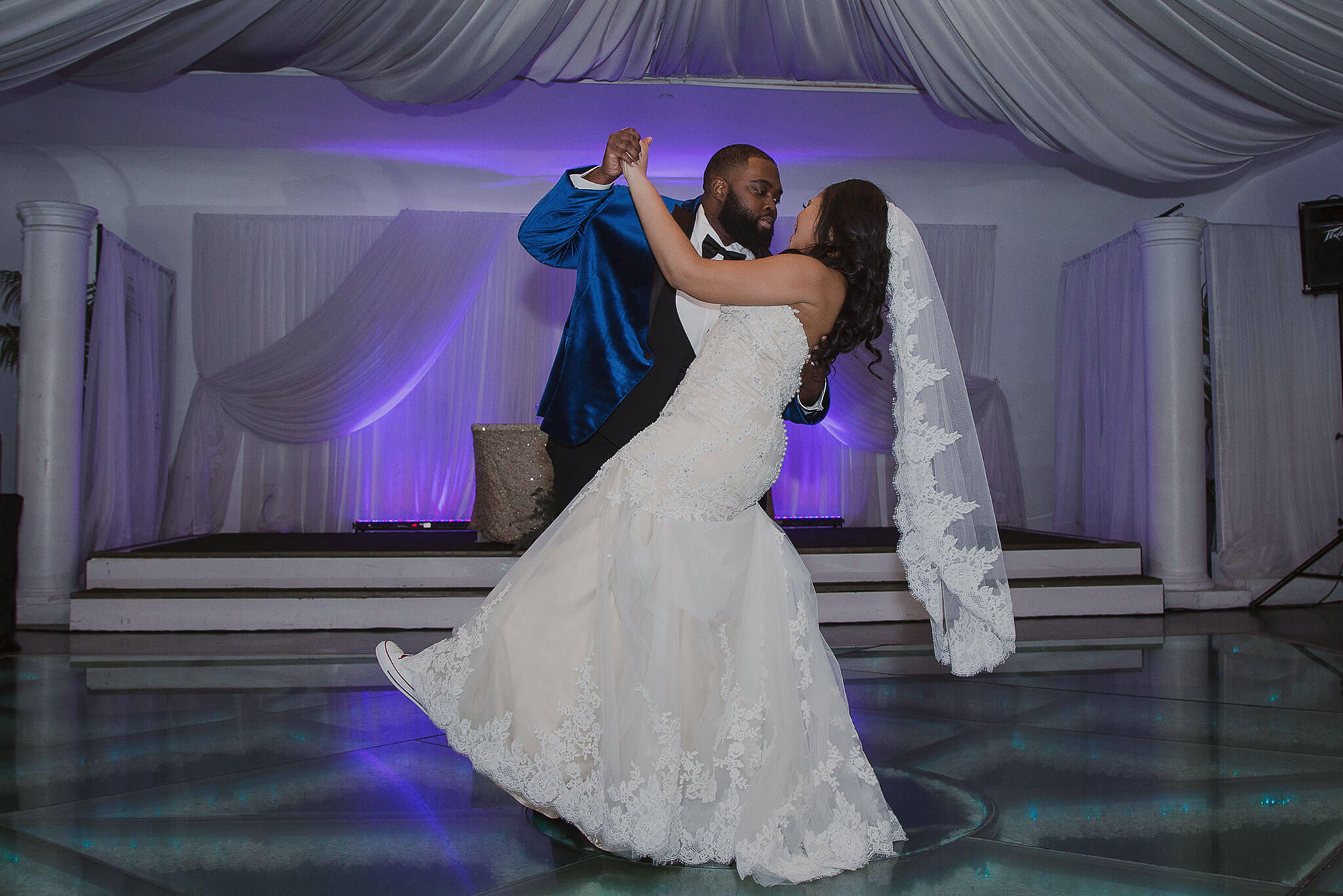 Husband & Wife's First Dance, so sweet!