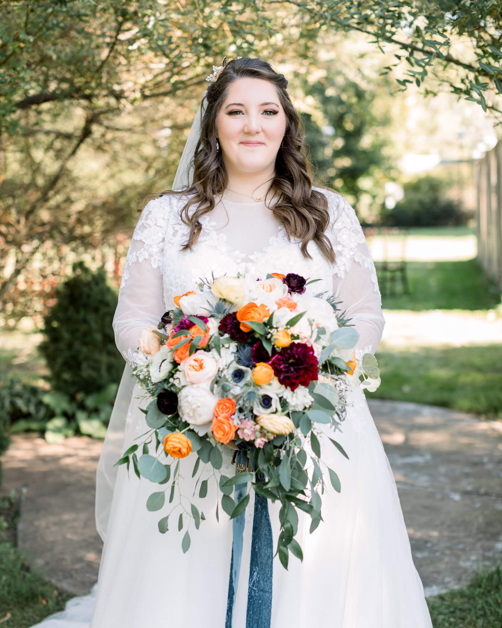 Abbey looked absolutely gorgeous in her customized cocomelody wedding dress