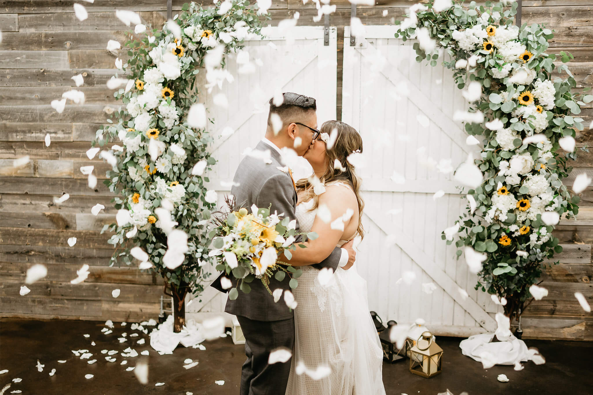 Nothing sweeter than a newlywed kiss! Congrats to this cute couple!