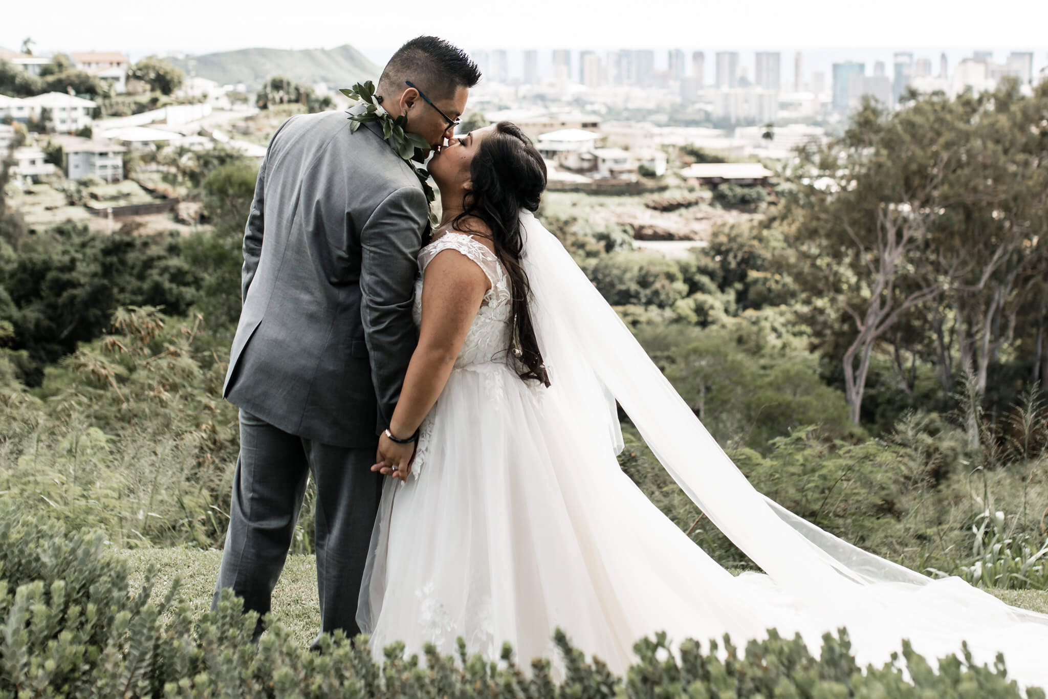 Sweet Wedding Kisses ...