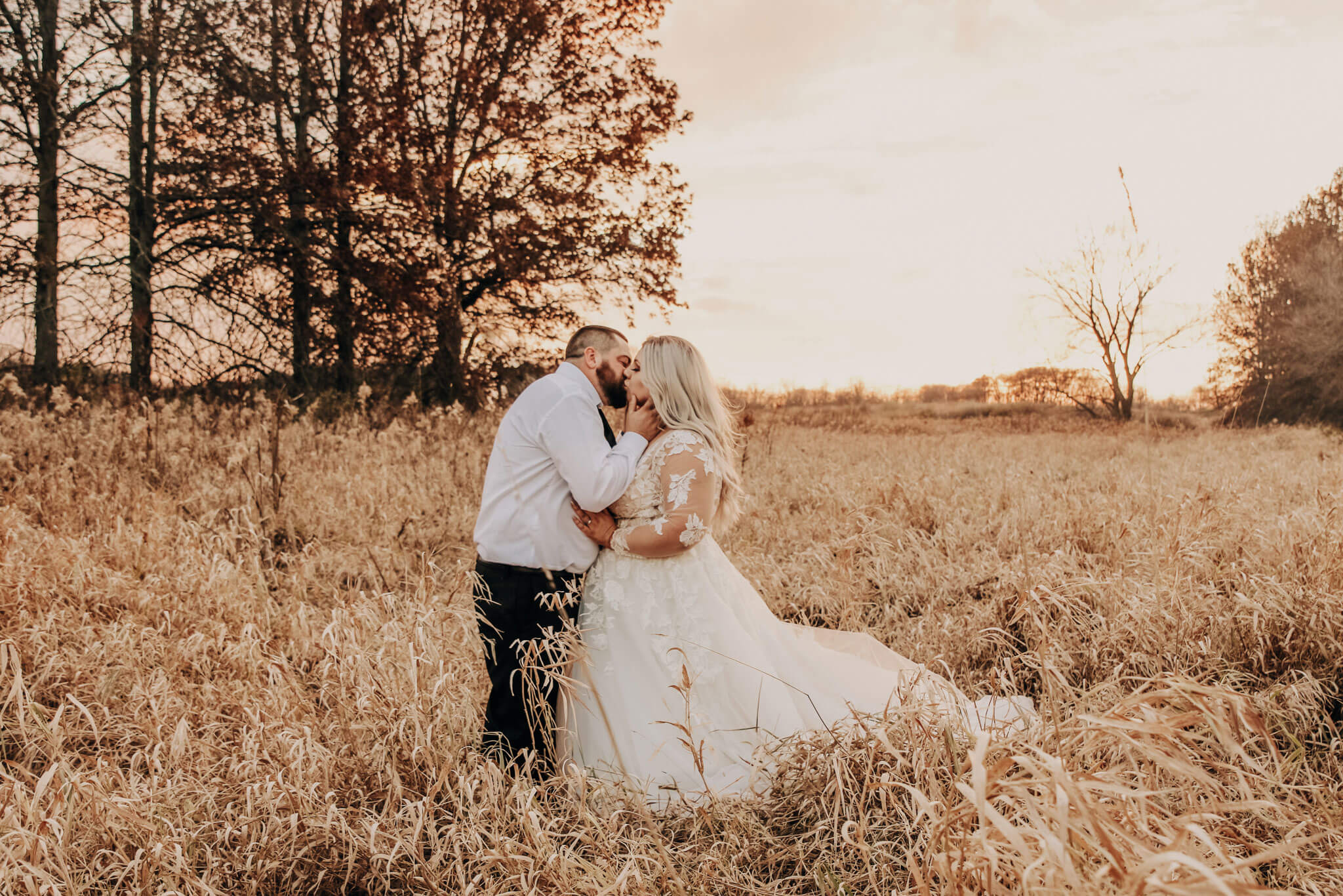 Such a perfect fall wedding! Congratulations to our cocomelodybride Jamie!
