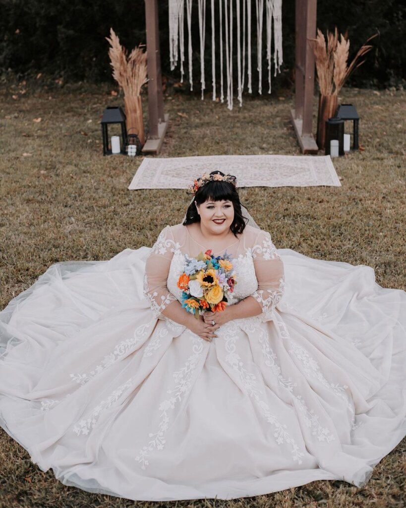 Robe de mariée grande taille chez cocomelody, robe de mariée en tulle à traine courte